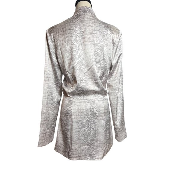 Lionless Dress Womens XS White Mirror Image Python Button Front Shirt Dress Mini - Picture 5 of 6